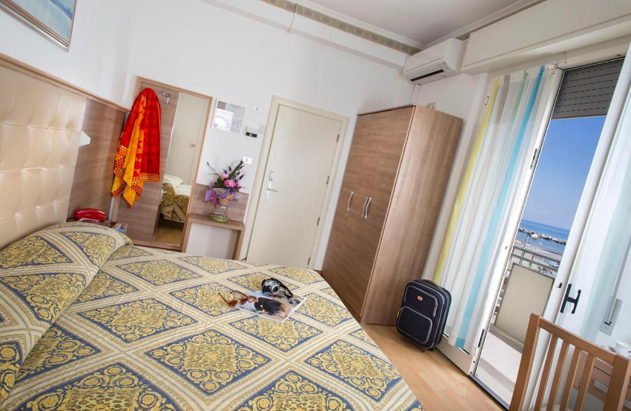Hotel Titanus Bellaria-Igea Marina Extérieur photo