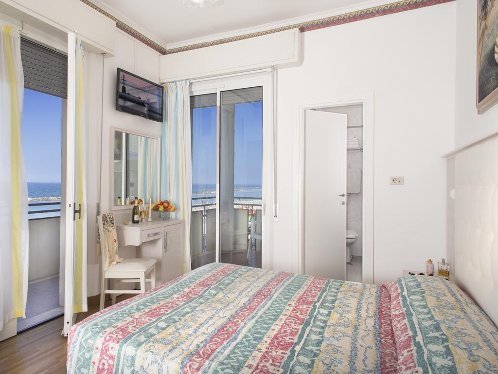 Hotel Titanus Bellaria-Igea Marina Extérieur photo