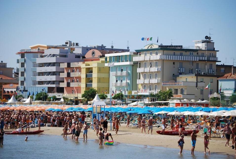 Hotel Titanus Bellaria-Igea Marina Extérieur photo